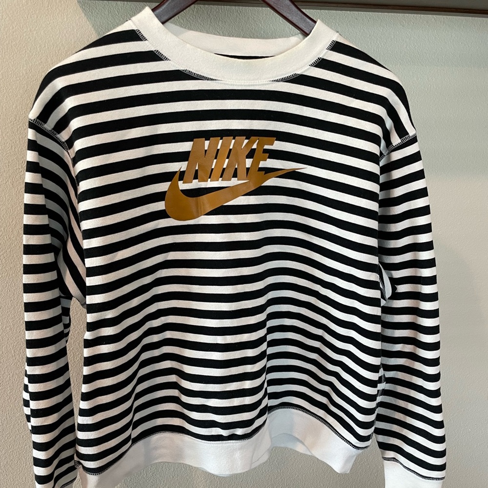 Nike crewneck sweatshirt